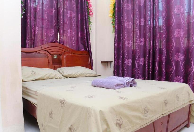 Julz Tropical Apartments