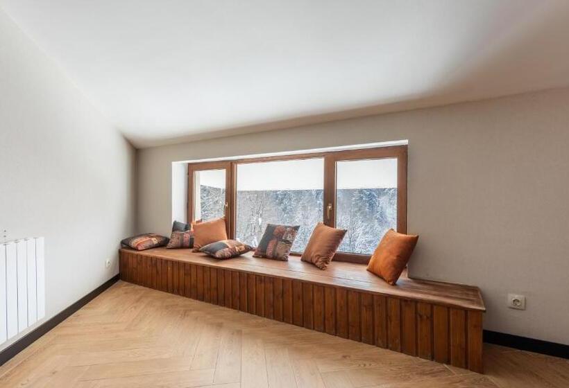 هتل Komorebi Bakuriani Resort