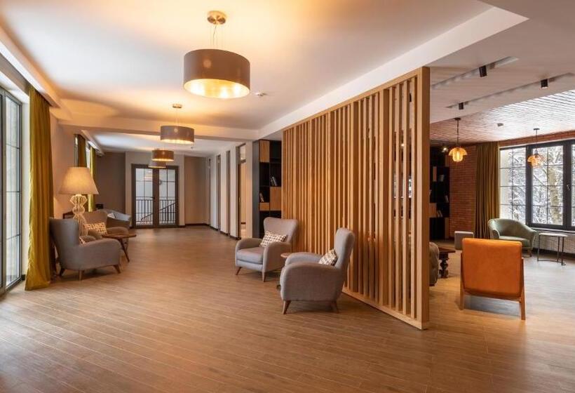 هتل Komorebi Bakuriani Resort