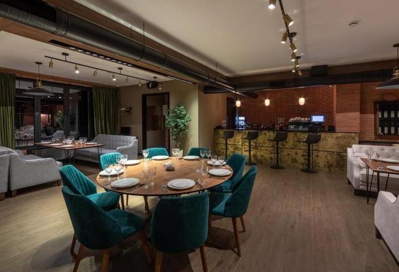 هتل Komorebi Bakuriani Resort