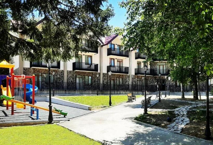هتل Komorebi Bakuriani Resort