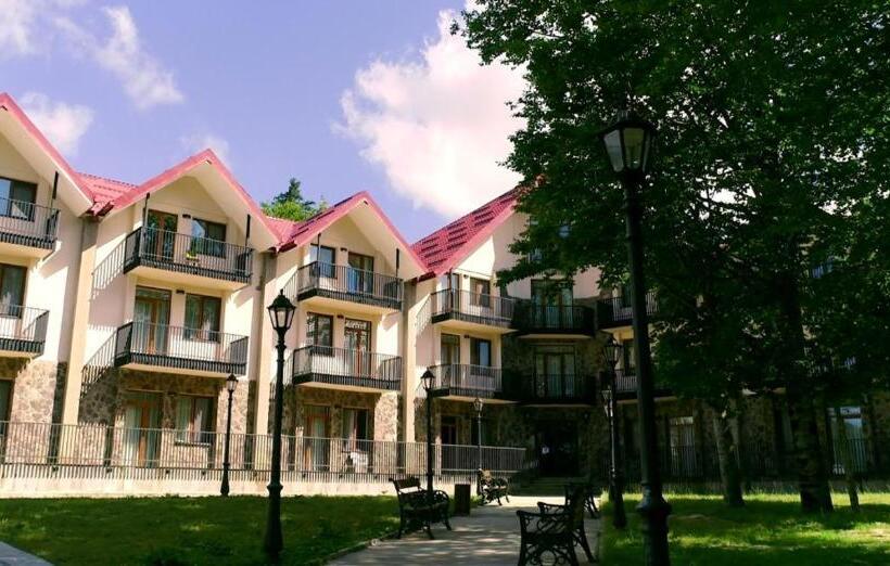 هتل Komorebi Bakuriani Resort