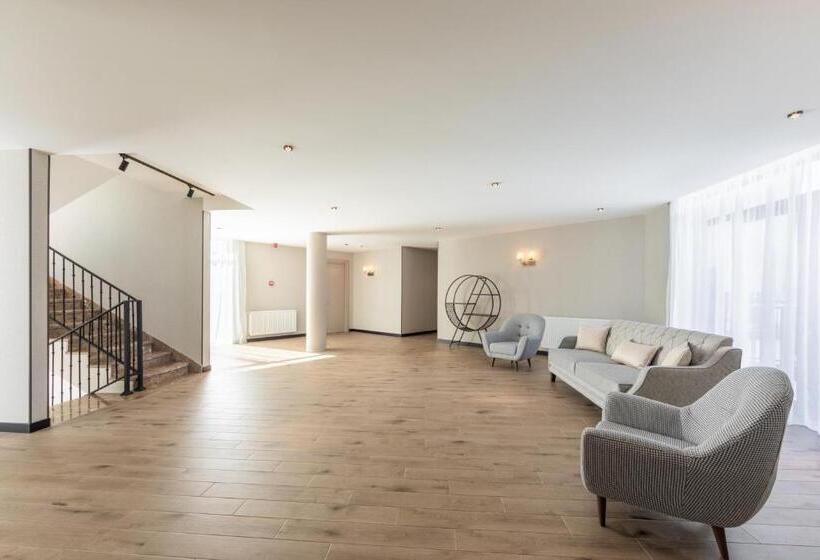 هتل Komorebi Bakuriani Resort