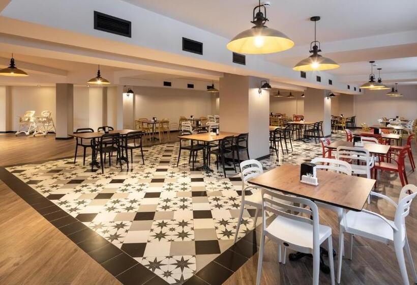 هتل Komorebi Bakuriani Resort