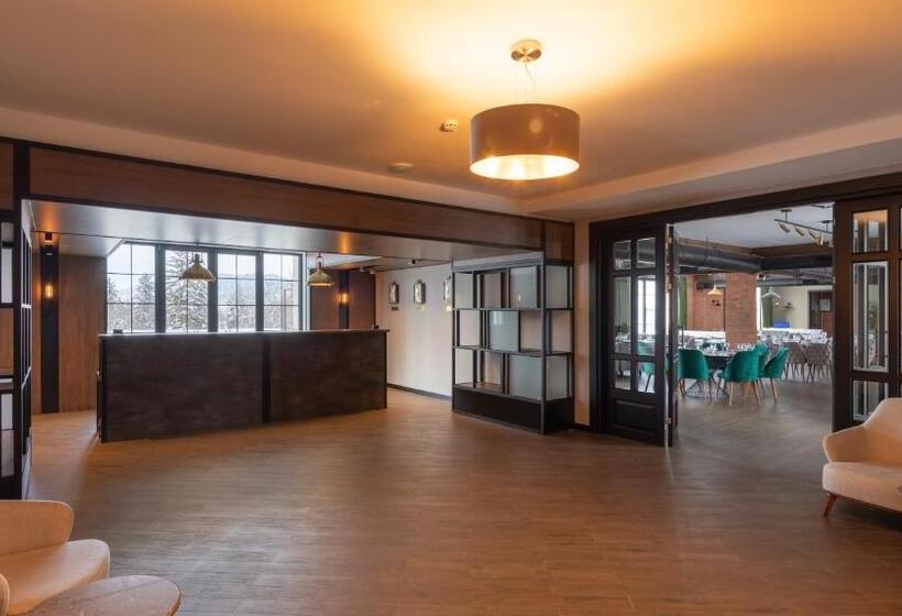 هتل Komorebi Bakuriani Resort