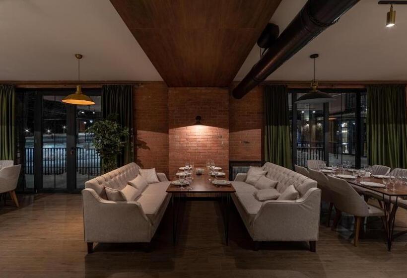 هتل Komorebi Bakuriani Resort