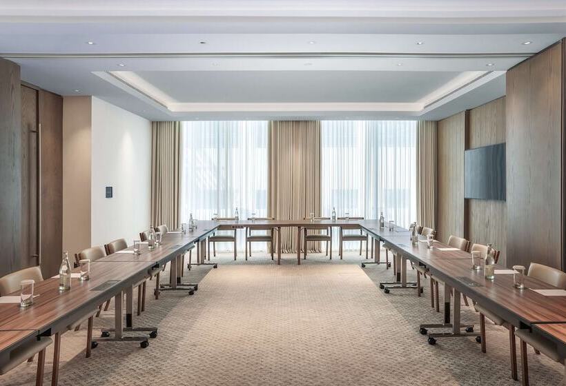 هتل Radisson Beach Resort Palm Jumeirah