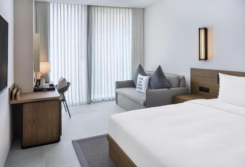 هتل Radisson Beach Resort Palm Jumeirah