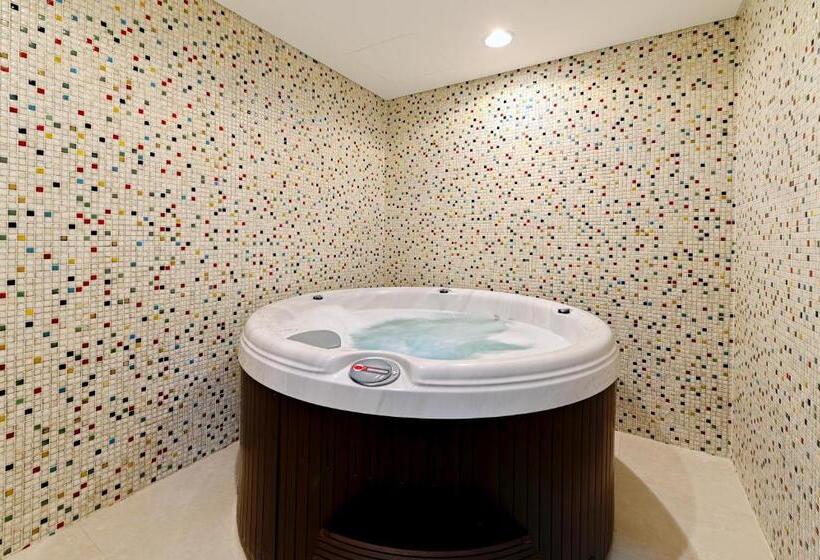 Time Moonstone Hotel Apartments