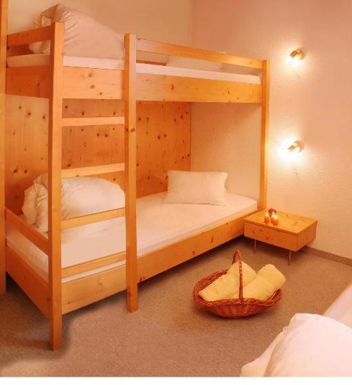 مبيت وإفطار Garni Madrisa