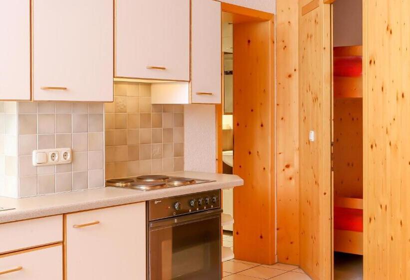 צימר Garni Madrisa