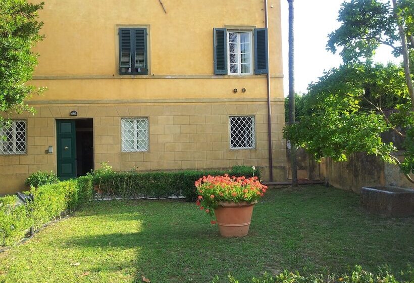 مبيت وإفطار Villa La Perla