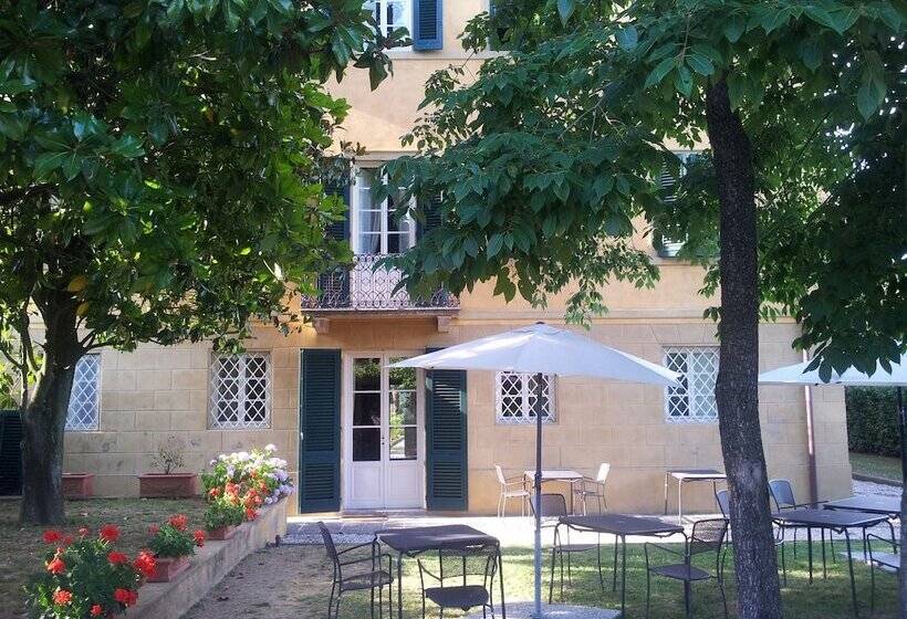 مبيت وإفطار Villa La Perla