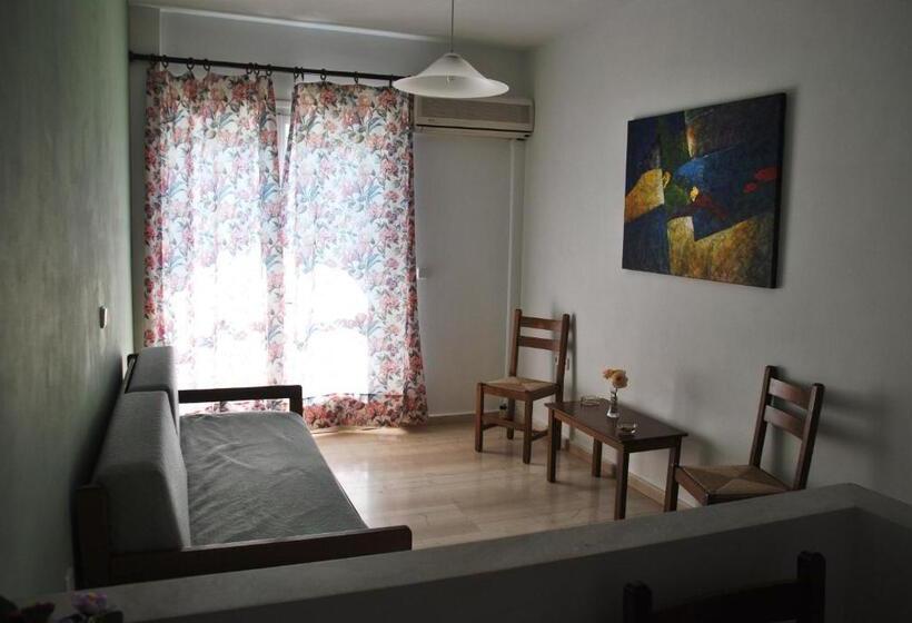 Filoxenia Hotel & Apartments