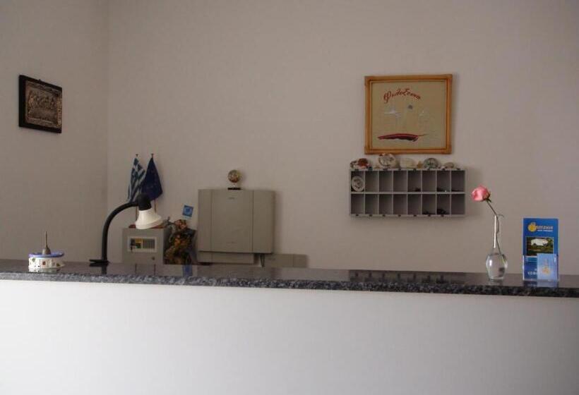 Filoxenia Hotel & Apartments