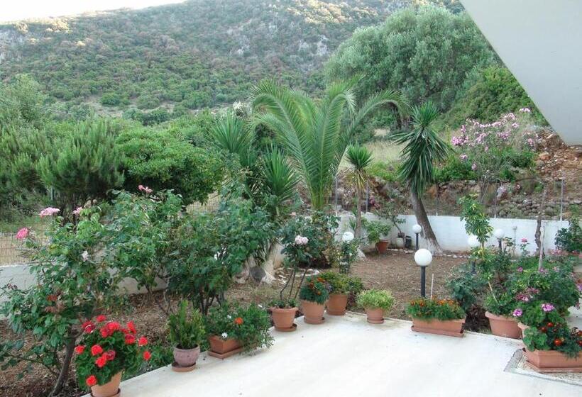 Filoxenia Hotel & Apartments