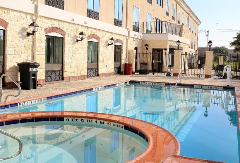 호텔 Holiday Inn Express & Suites Floresville By Ihg