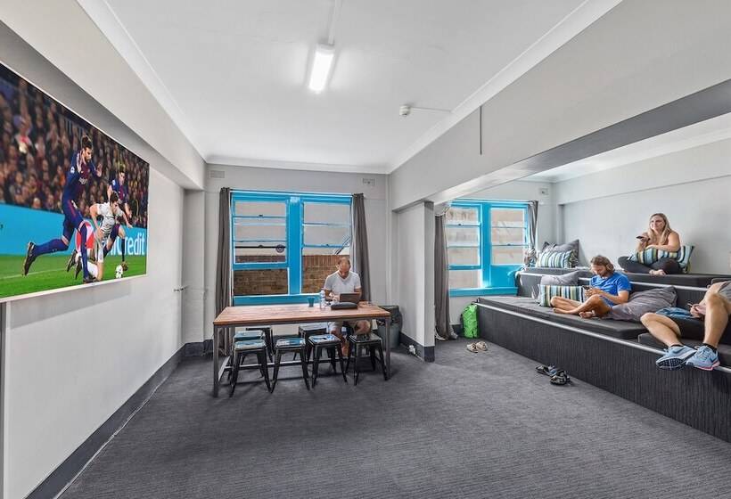 هتل Ady S Place Backpackers