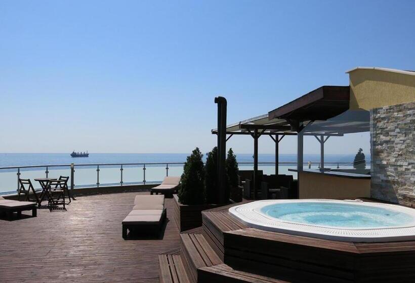 בית מלון כפרי Albizia