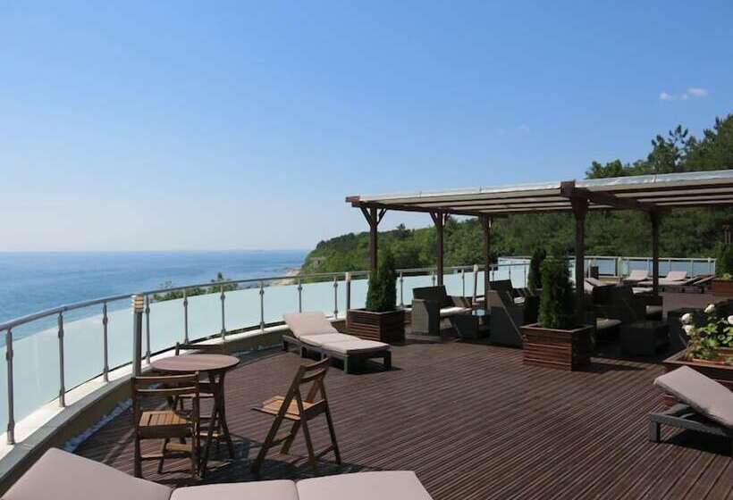 בית מלון כפרי Albizia