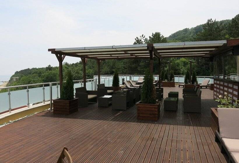 בית מלון כפרי Albizia