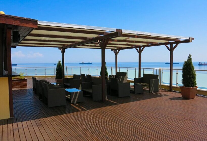 בית מלון כפרי Albizia