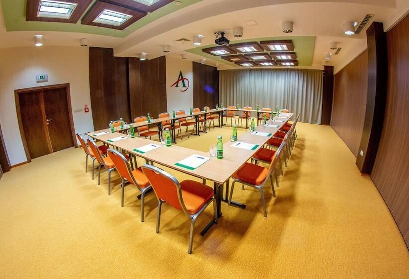 Отель Alexandra Business