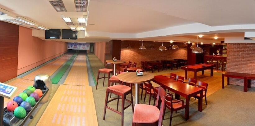 Отель Alexandra Business