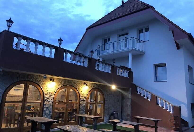 Отель Amadeus Villa