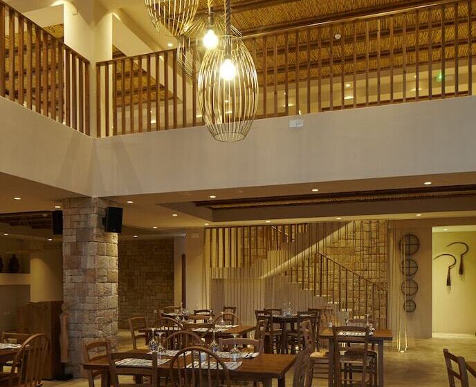 Melpo Antia Hotel & Suites