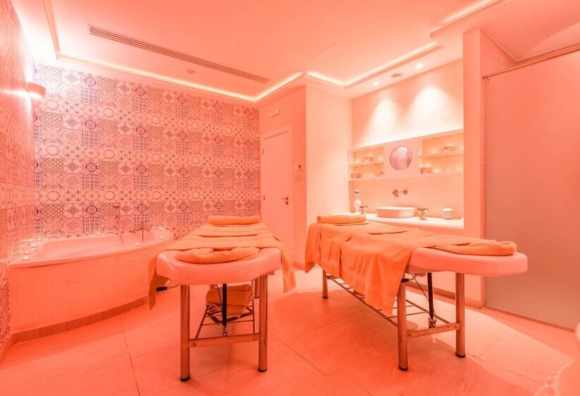 Melpo Antia Hotel & Suites