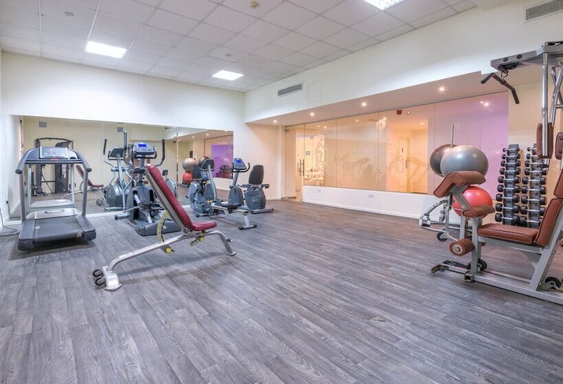 Melpo Antia Hotel & Suites