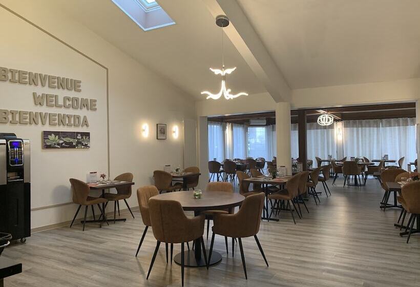 Отель Au Relais Des Lilas