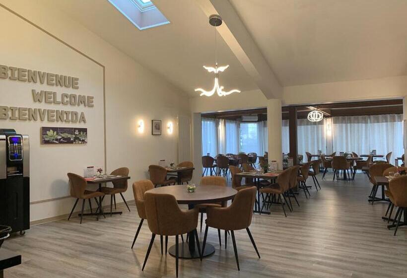 Отель Au Relais Des Lilas