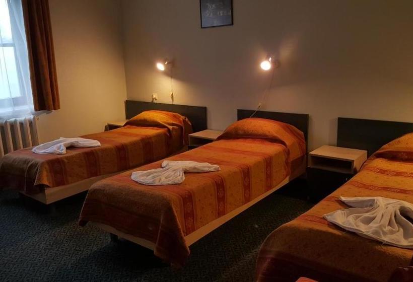 هتل Bajoru Uzeiga