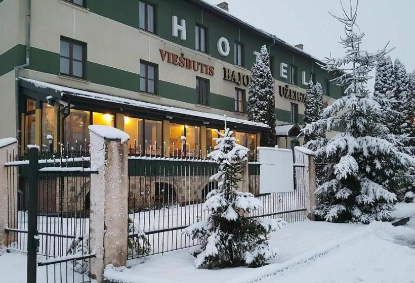 هتل Bajoru Uzeiga