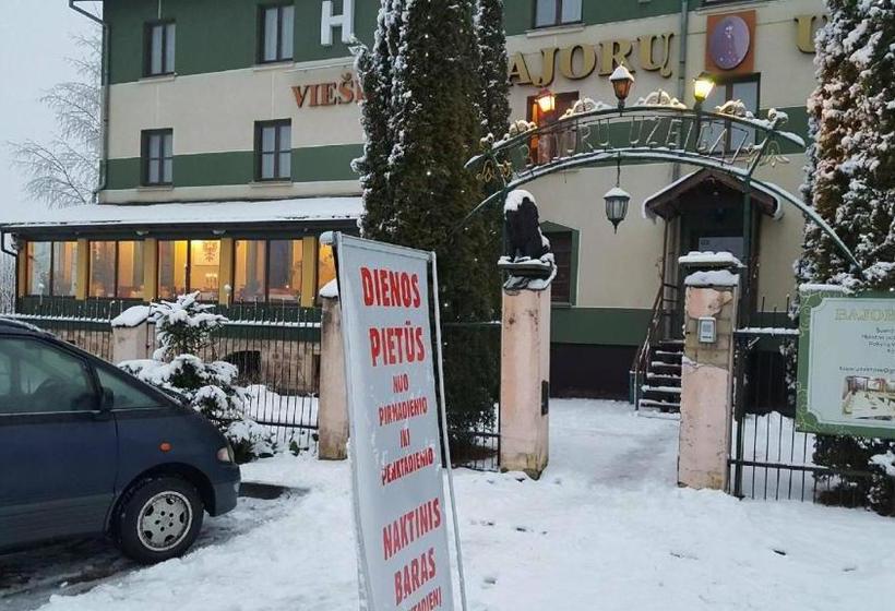 هتل Bajoru Uzeiga