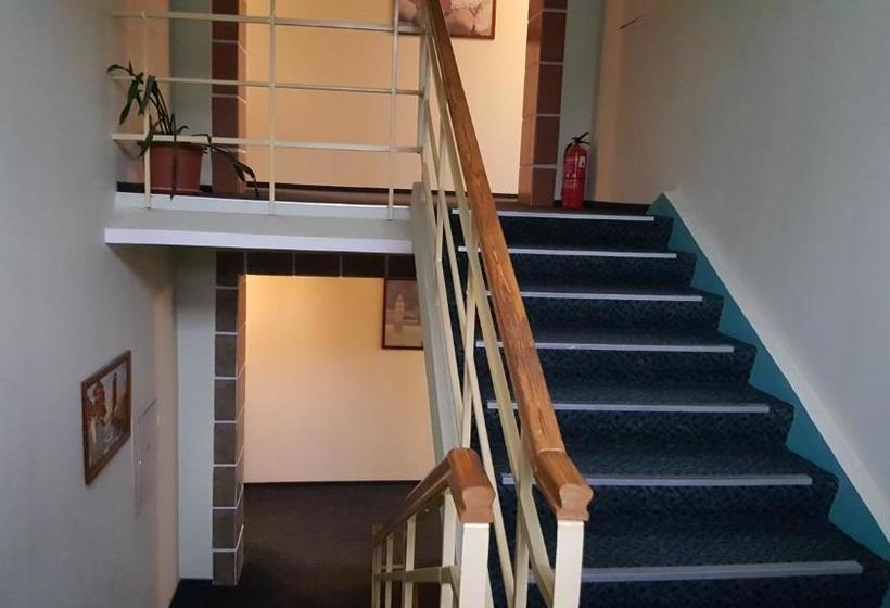 هتل Bajoru Uzeiga