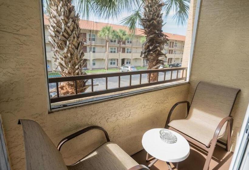 Отель Blue Tree Resort At Lake Buena Vista