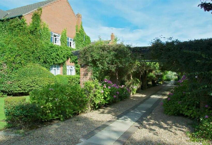 Отель Brackenborough