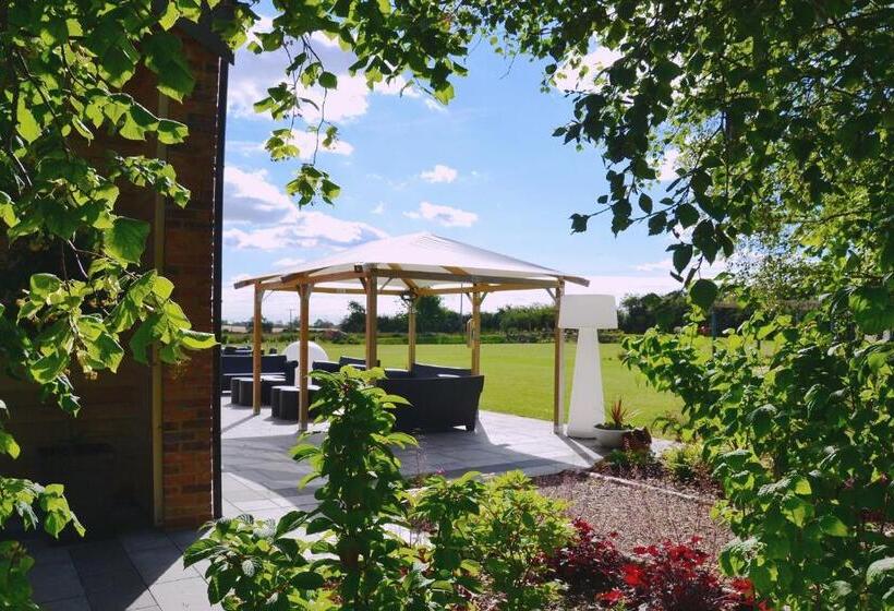 Отель Brackenborough