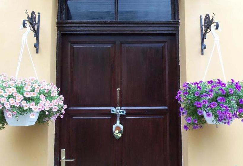 בית מלון כפרי Caesar Panzió