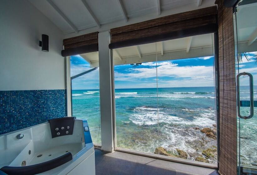 Отель Cantaloupe Aqua