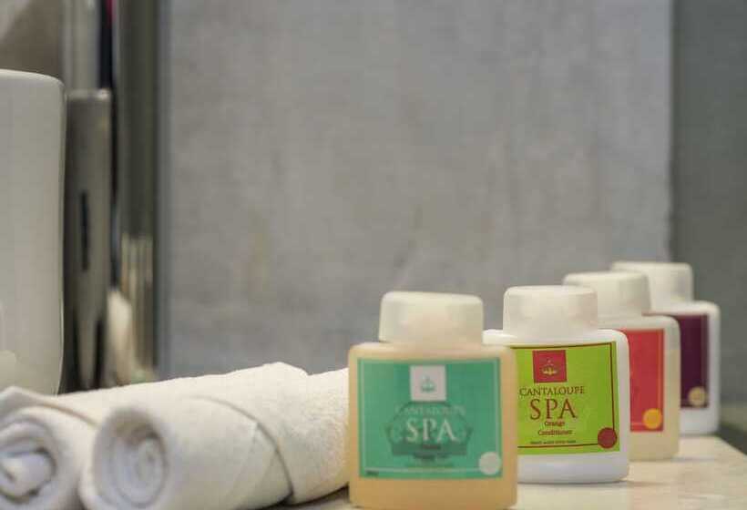 Отель Cantaloupe Aqua