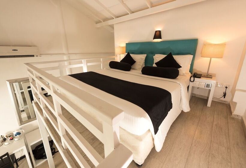 Отель Cantaloupe Aqua