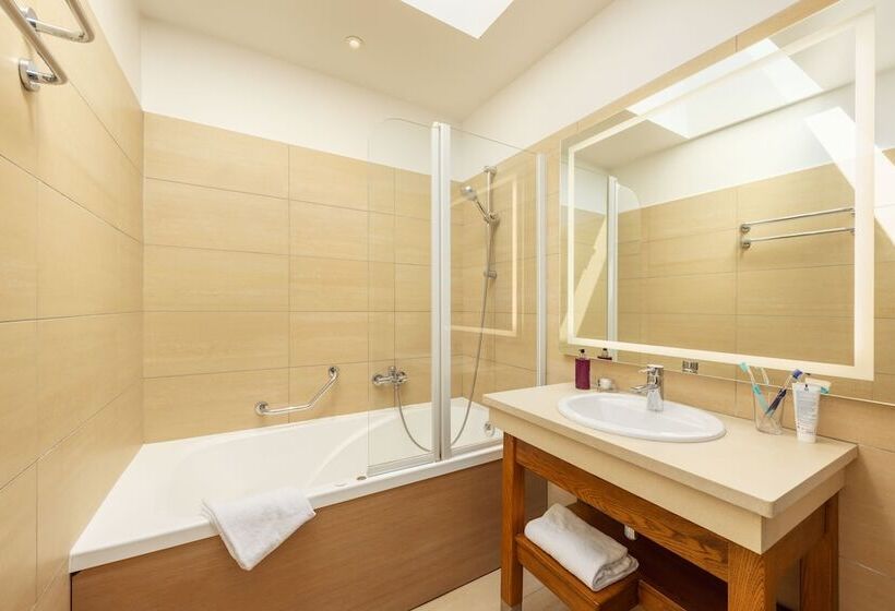 فندق Center Parcs Les Hauts De Bruyeres