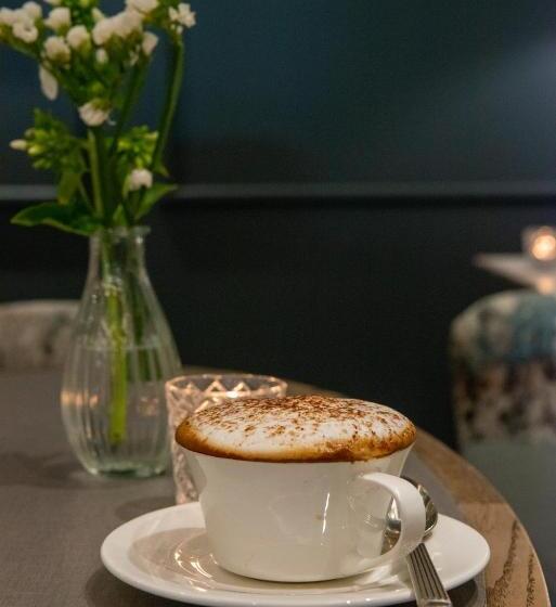 Отель Clifton Arms