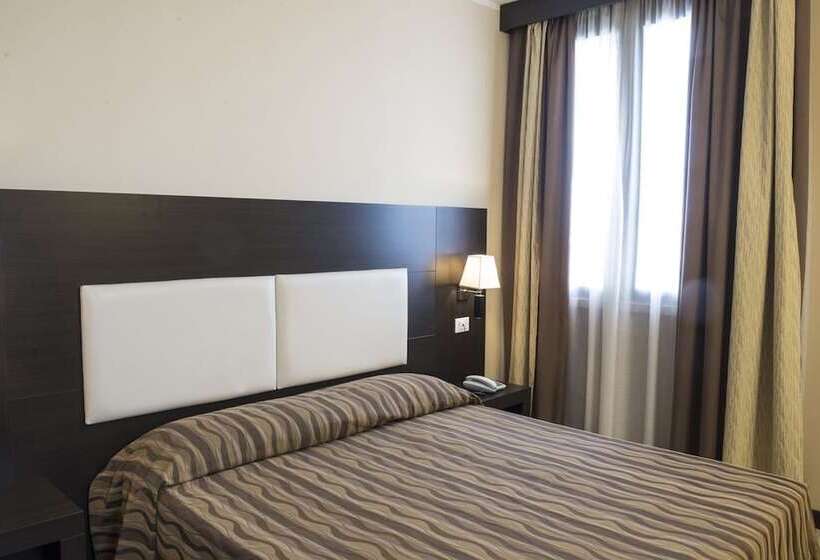 فندق Corte Business