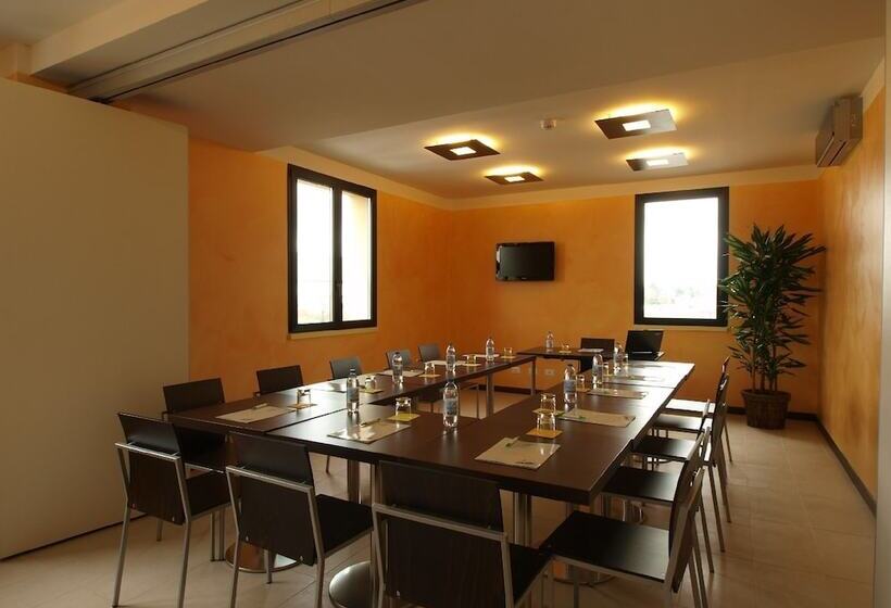 فندق Corte Business