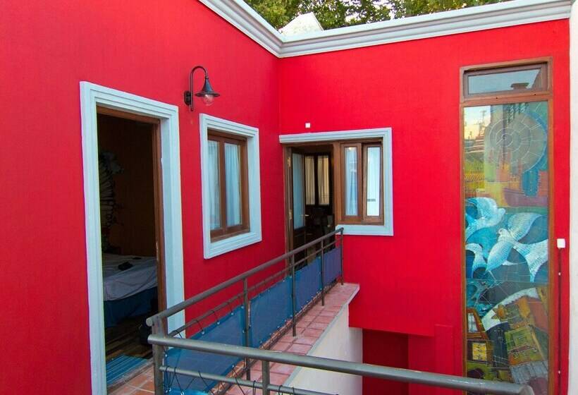 هتل Cucha Tanguera